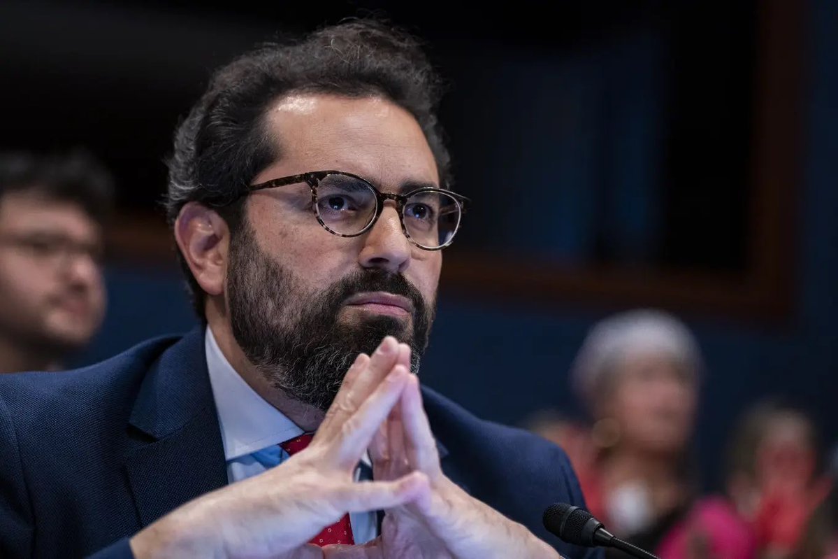 “If 1.6 million Palestinians in Gaza are refugees, then why is it wrong for Jordan and Egypt to welcome them? If you object that this would uproot them from their homes and lands in Gaza, then why are they being called refugees?”
— Hillel Neuer