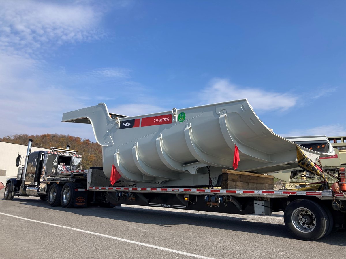 Mellott is the first in the U.S. to stock Metso Lightweight Truck Bodies! 🤩 

🚚Available to fit models : Cat 775 and Komatsu 609

"Try and Buy" now—contact us today!  bit.ly/401dJML