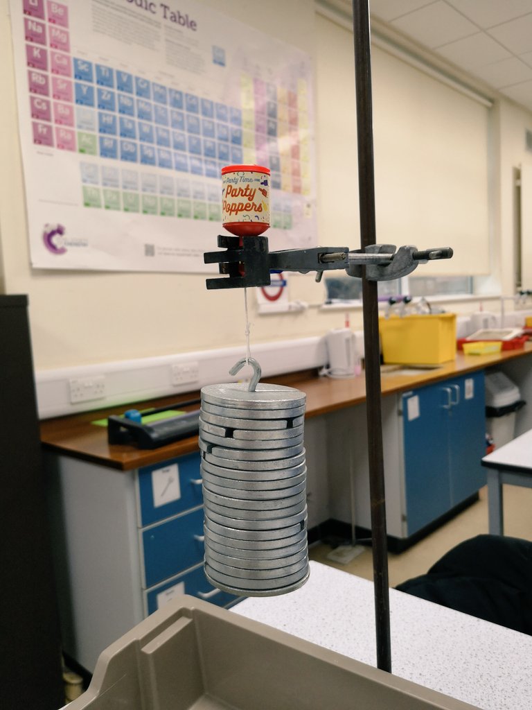 dgs_science's tweet photo. Celebrating #ChineseNewYear at #DGSScienceClub today with party poppers!
How much weight is needed to make it pop? It's a lot more than you think! We found one that didn't pop until 2.8kg!!! https://t.co/fJpCH7dt3g