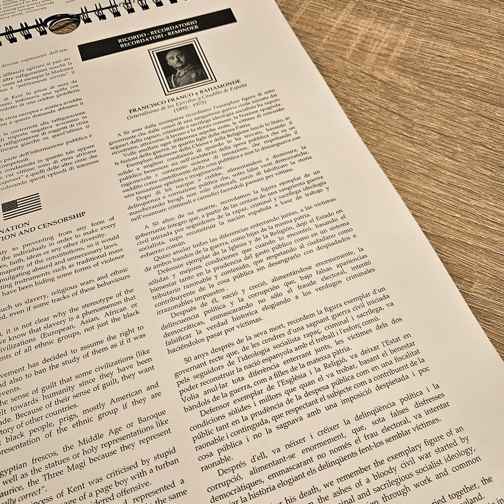 nonantlemarc's tweet image. Vaig tenir la fantàstica idea a Roma de comprar el calendari aquest de sacerdots presumptament guapos. Com a regal divertit i tal de jijijeje, ja sabeu.

Resulta que a dins del calendari hi ha un text lloant a Franco. Lloant molt fort a Franco. I traduït al català. Tremendu.