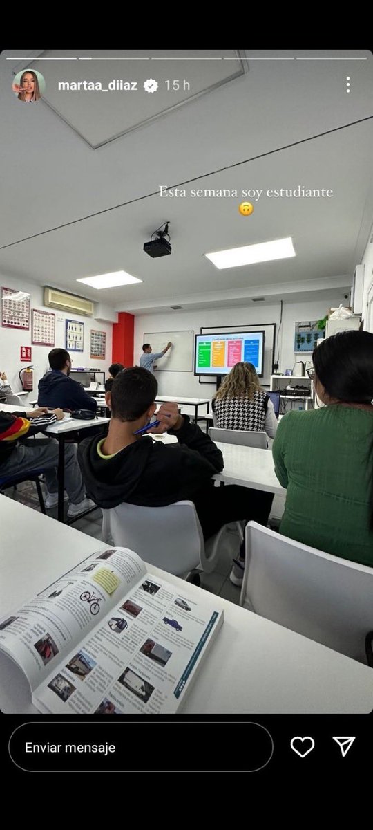 CocoExiliado's tweet photo. Iba a clases presenciales y se tiraba hasta las dos de la mañana estudiando, he visto a chavales en ingenierías estudiar menos

Lo de Marta Díaz no tiene ningún sentido https://t.co/69DihoSD5m