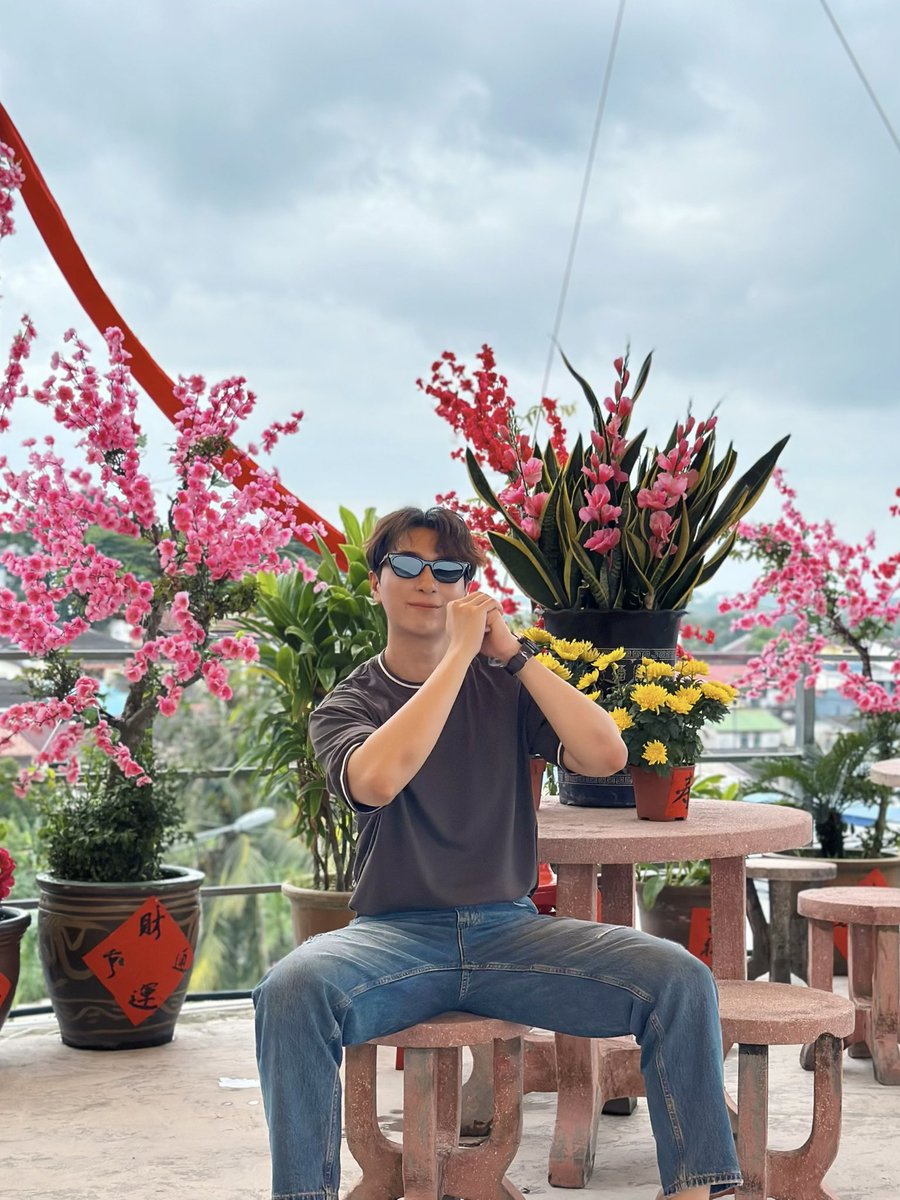 LawrenceHiew22's tweet photo. 初一，祝大家新年快乐🧧🎉
蛇来运转，福气满满
好运连连，事事如意🐍 https://t.co/KpZJLNewTn