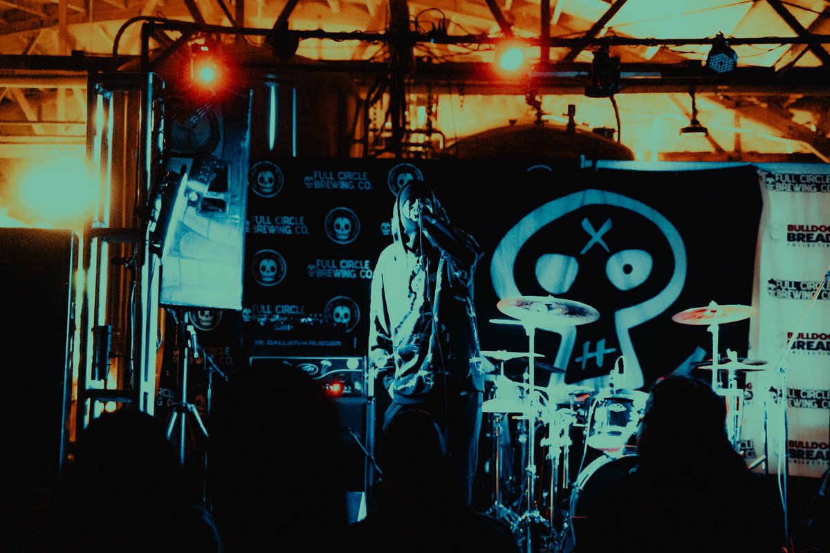 kellaxsin's tweet photo. The other night at Full Circle Brewery was unforgettable! 🔥 Big love to everyone who came out and showed support – y’all made it legendary. 🎤✨ Until next time, Fresno! 🙌 #KellaSin #FullCircleBrewery #LiveMusic https://t.co/XJ5Zfoxnz4