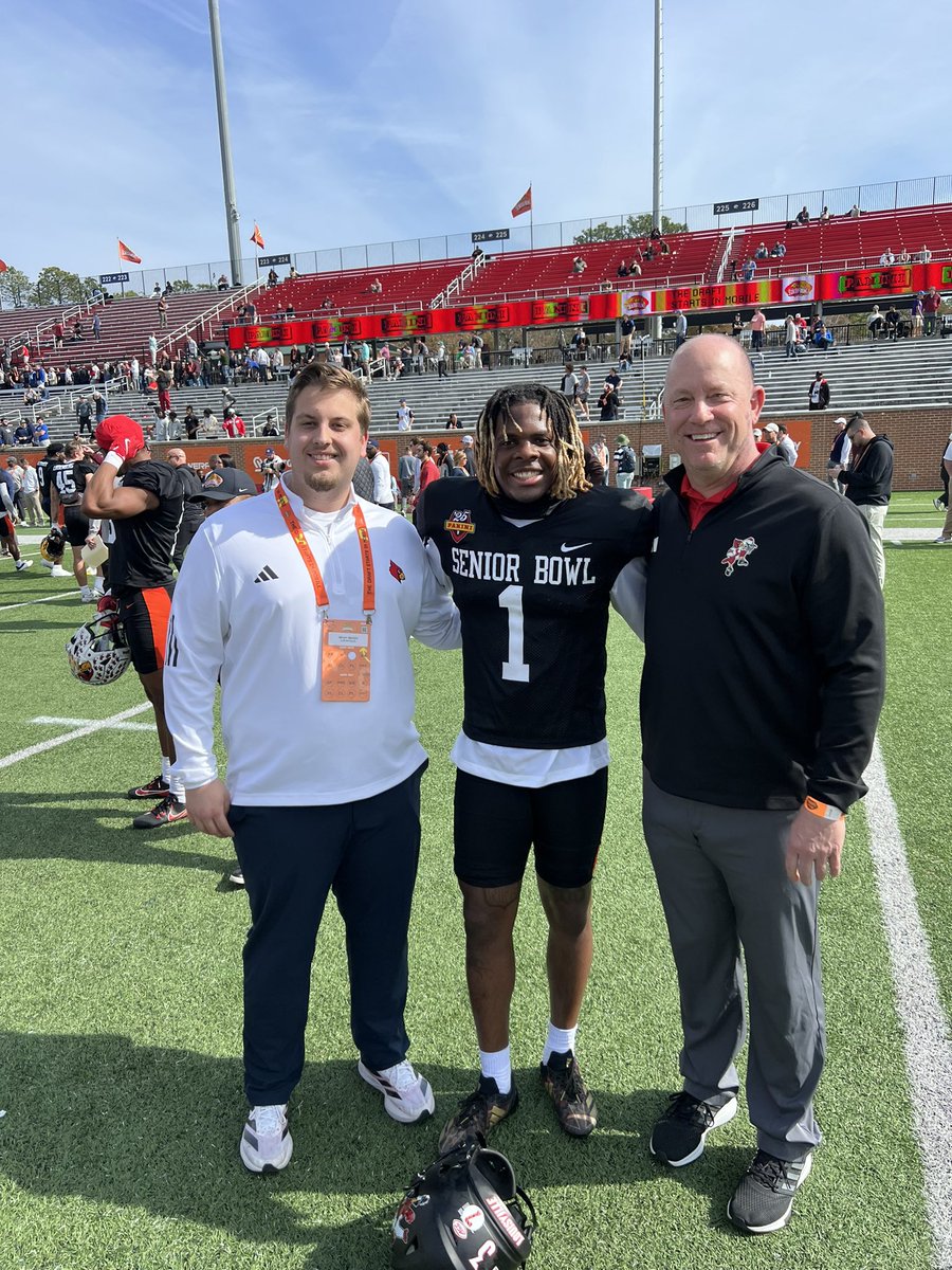 JeffBrohm's tweet image. Great to catch up with @tylershough2 and @QuincyRiley03 today at the @seniorbowl!! @Brohm_Brady
#GoCards | #ProCards