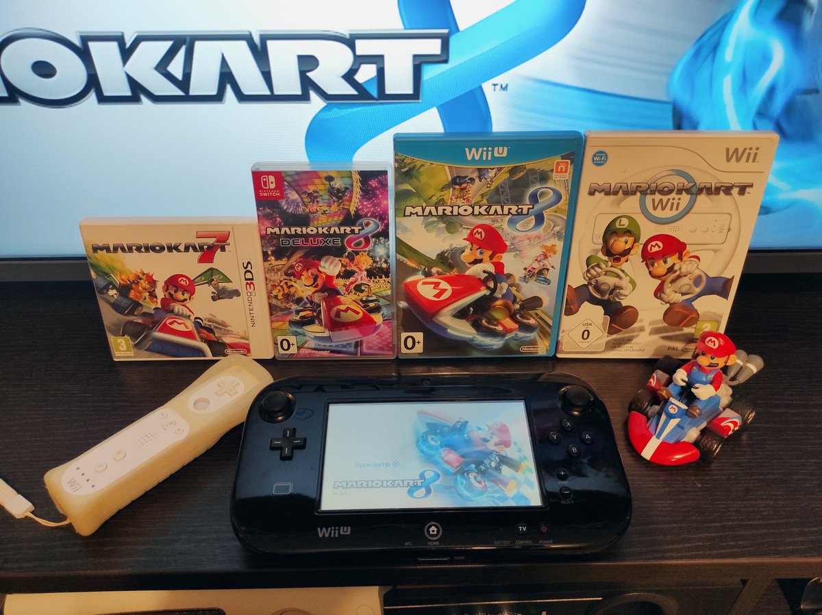 vgvillage37's tweet image. ✅Сегодня пополнил свою коллекцию игр тремя экземплярами, каждый из которых достался всего за 1000 рублей🤩! Эти диски стали отличным дополнением к уже имеющимся у меня линейкам тайтлов: kart, bros и smash! Может однажды соберу их всех😉
#NintendoSwitch #NintendoWii #NintendoWiiU
