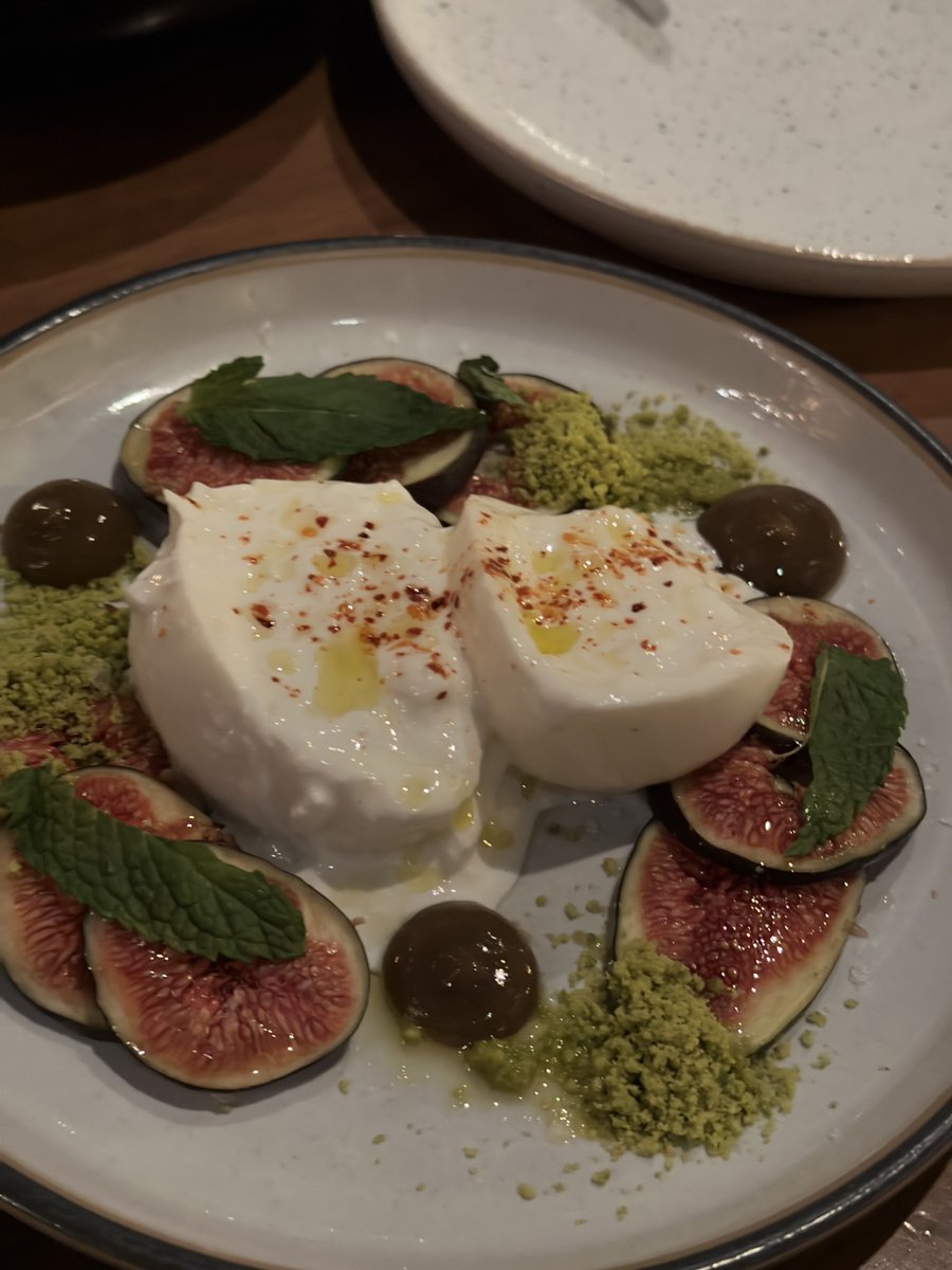 Food is not just eating energy. It's an experience.😊