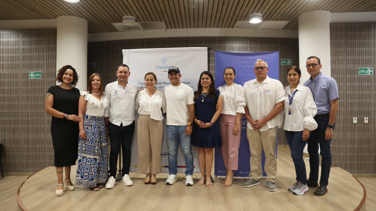 HelgaMaRivasAr's tweet photo. Estamos muy felices de suscribir este convenio entre @Minvivienda y @monterialcaldia para 600 mejoramientos de vivienda, por un valor de $9.360 millones, de los cuales cada uno aporta el 50%.

¡Esto es trabajo en equipo,  @kerguelenhugo! 
#CumpliendoConElCambio https://t.co/kLoWgss3mD