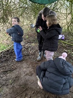 NectonFS's tweet image. The weather didn't dampen this wonderful groups spirit. Creativity in the mud kitchen, laughter and friendships blooming with the swing, teamwork with stone collecting and adventures in climbing, The best atmosphere to finish the day.