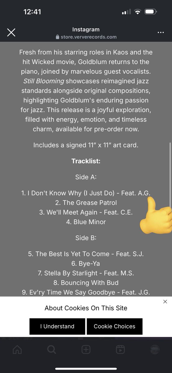 ArianaNationag's tweet photo. @infoari It’s Ariana grande, look at the vinyl tracklist https://t.co/VQVb8KB46A