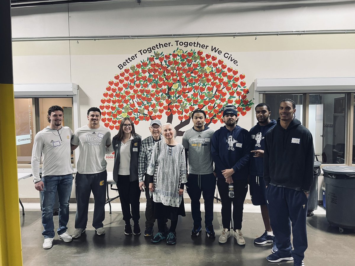 Emily (@embaustert) on Twitter photo The crew and I spent yesterday volunteering with Carla and Phil at the <a href="/chattfoodbank/">Chattanooga Area Food Bank</a>. Great to work alongside them and hear their stories! Looking forward to coming back next week!! The crew and I spent yesterday volunteering with Carla and Phil at the <a href="/chattfoodbank/">Chattanooga Area Food Bank</a>. Great to work alongside them and hear their stories! Looking forward to coming back next week!!