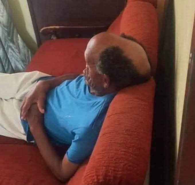 librepenseu's tweet image. Avec cette pression sur le pays comment avoir une érection ???