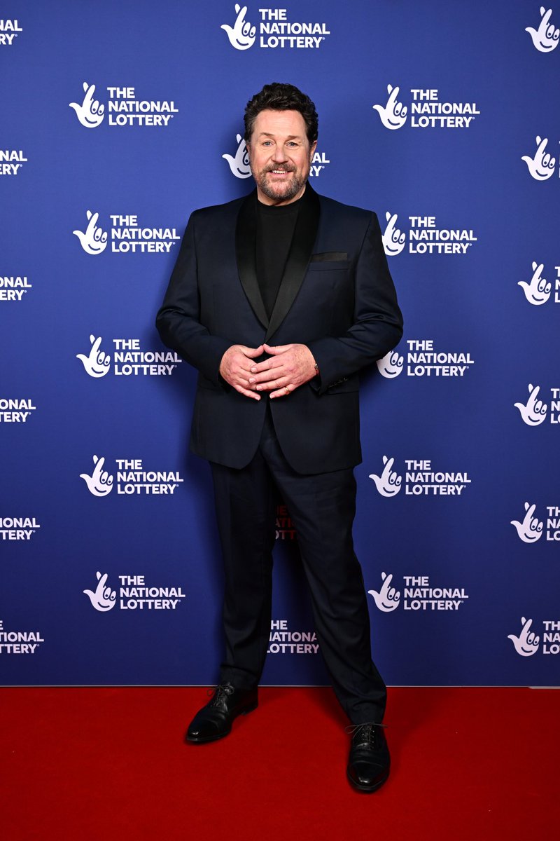 mrmichaelball's tweet image. I had the most amazing night performing at ‘The National Lottery’s Big Night of Musicals’ at the AO Arena in Manchester earlier this week! 🎶
You can watch the show on @BBCOne and listen to it on @bbcradio2 soon! @TNLUK #BigNightOfMusicals 🎭 Mx