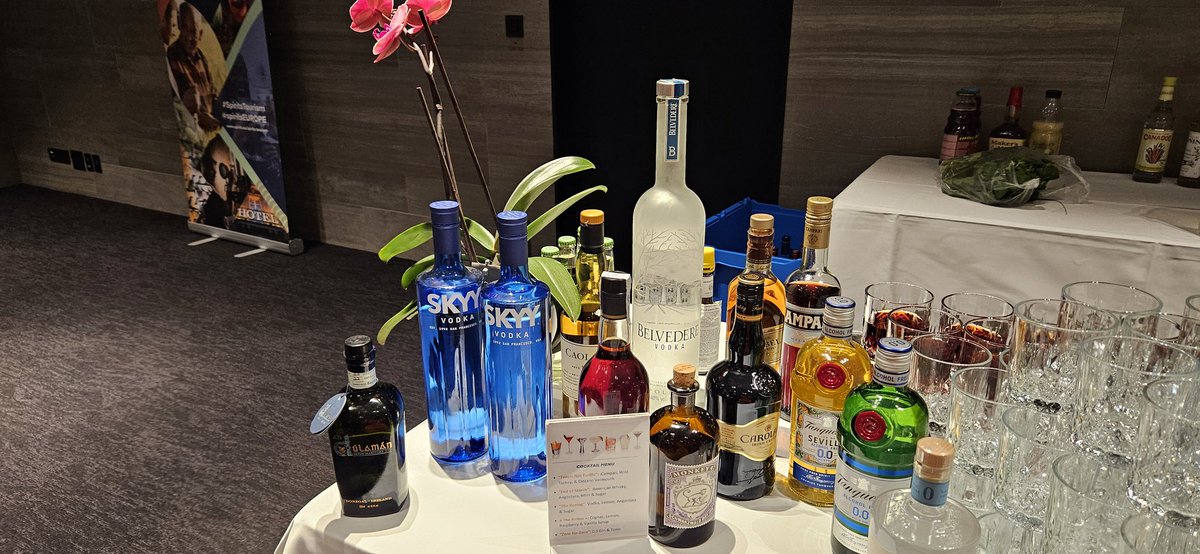 spiritsEUROPE's tweet image. One more time.....We need #ToastsNotTariffs and many people tonight is sharing the message!