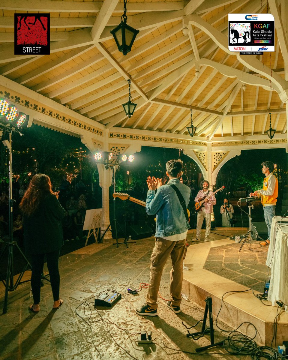 kgafest's tweet image. WAKAO Retro Cool Music by Gaurav Sharma turned the stage into a retro wonderland! With electrifying performances that went beyond just singing and dancing, this group brought pure entertainment to life. 

#KalaGhodaArtsFestival #KGAFXXV #kgaf #kgaf25 #cooperagebandstand