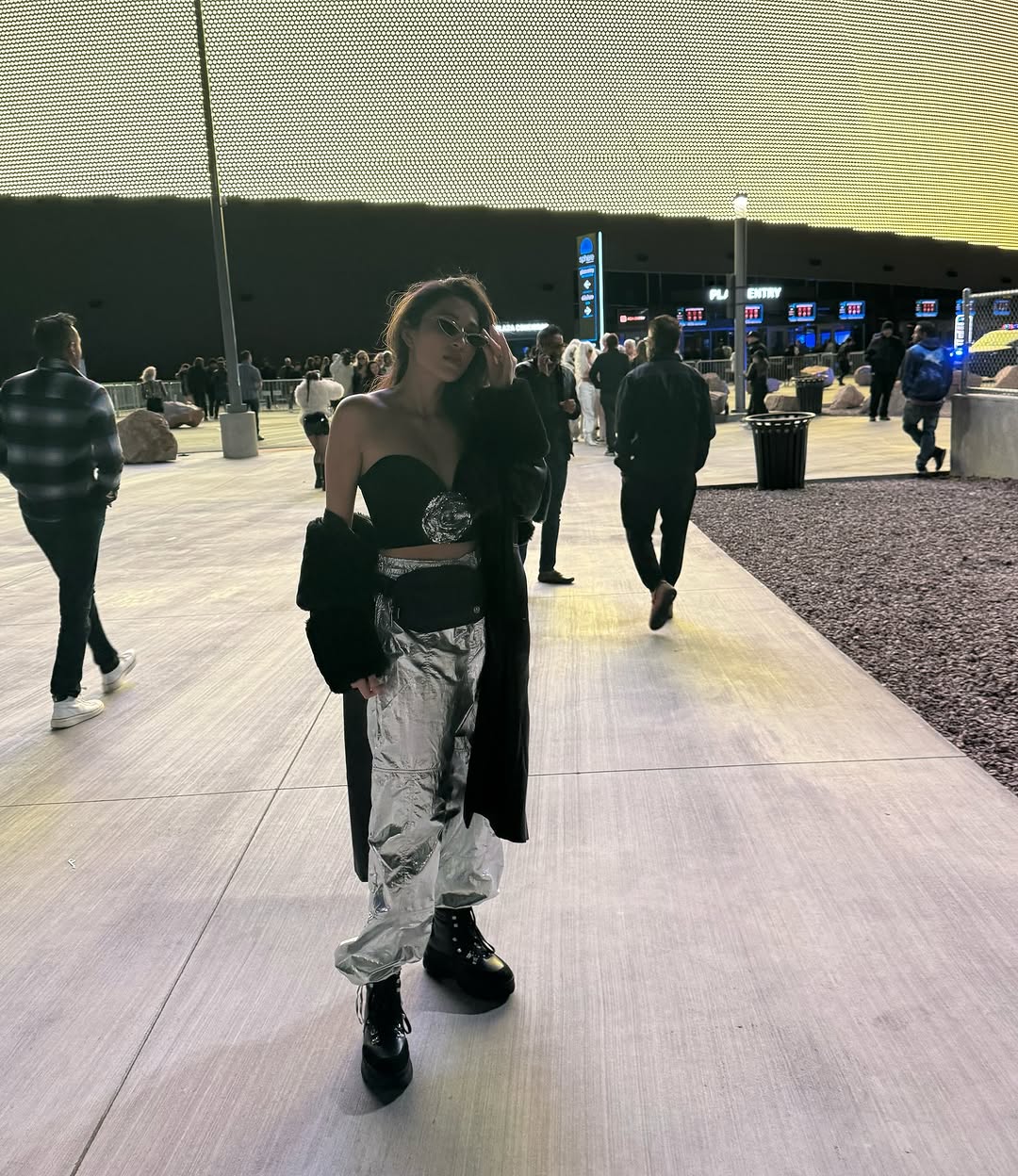 GiepmI5WAAA_wwM?format=jpg&name=large