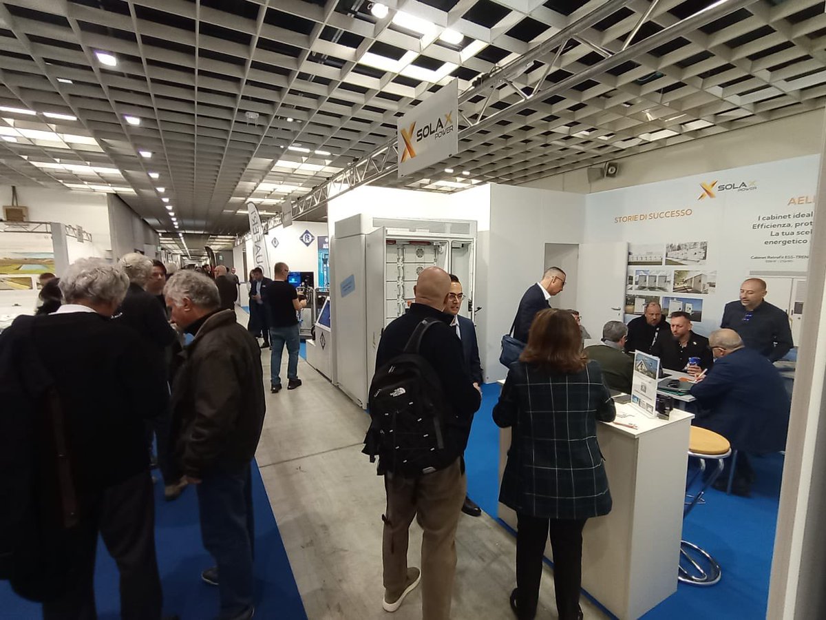 Prima giornata di <a href="/fieragricola/">Fieragricola Verona</a> alla scoperta dei nuovi sistemi di accumulo BESS dedicati al C&amp;I di <a href="/solaxpower/">SolaX Power</a> ⚡️

I cabinati AELIO e TRENE esposti garantiscono 200kWh di accumulo espandibile fino ad 1mWh 🔋