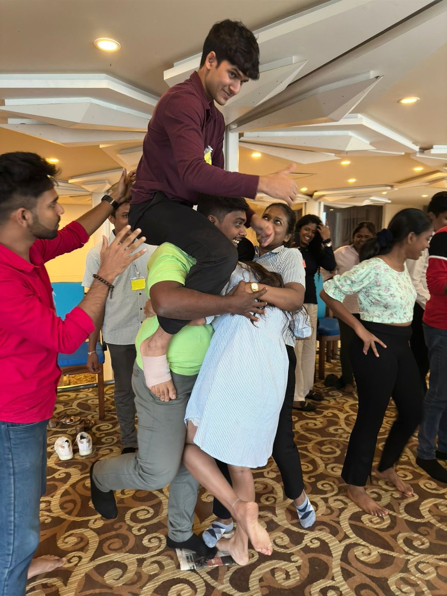 gen_sl's tweet photo. Dhananath Fernando (@dhananath@, CEO of @advocatalk, and renowned photographer Raffaella Fernando joined us as guest speakers, sharing invaluable insights to inspire our young leaders. Grateful for their wisdom and energy at our leadership training! https://t.co/V2gggKLe1Z