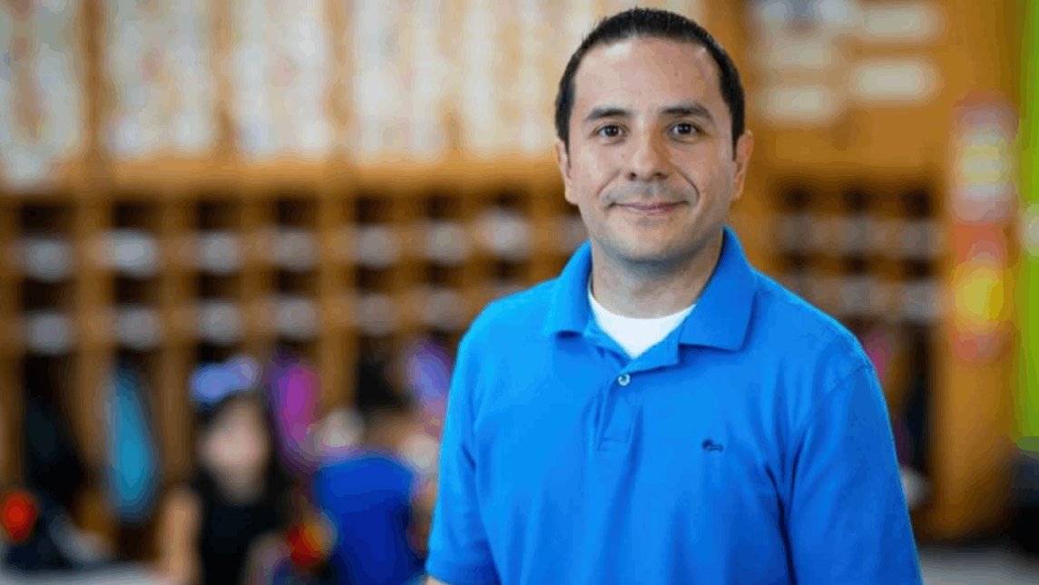 We want to congratulate Jhonatan Marin Mesa, a participant in our EnACTeD and IGNITE programs, who has been named the @nabeorg's 2025 Teacher of the Year!

#UNCGSOE