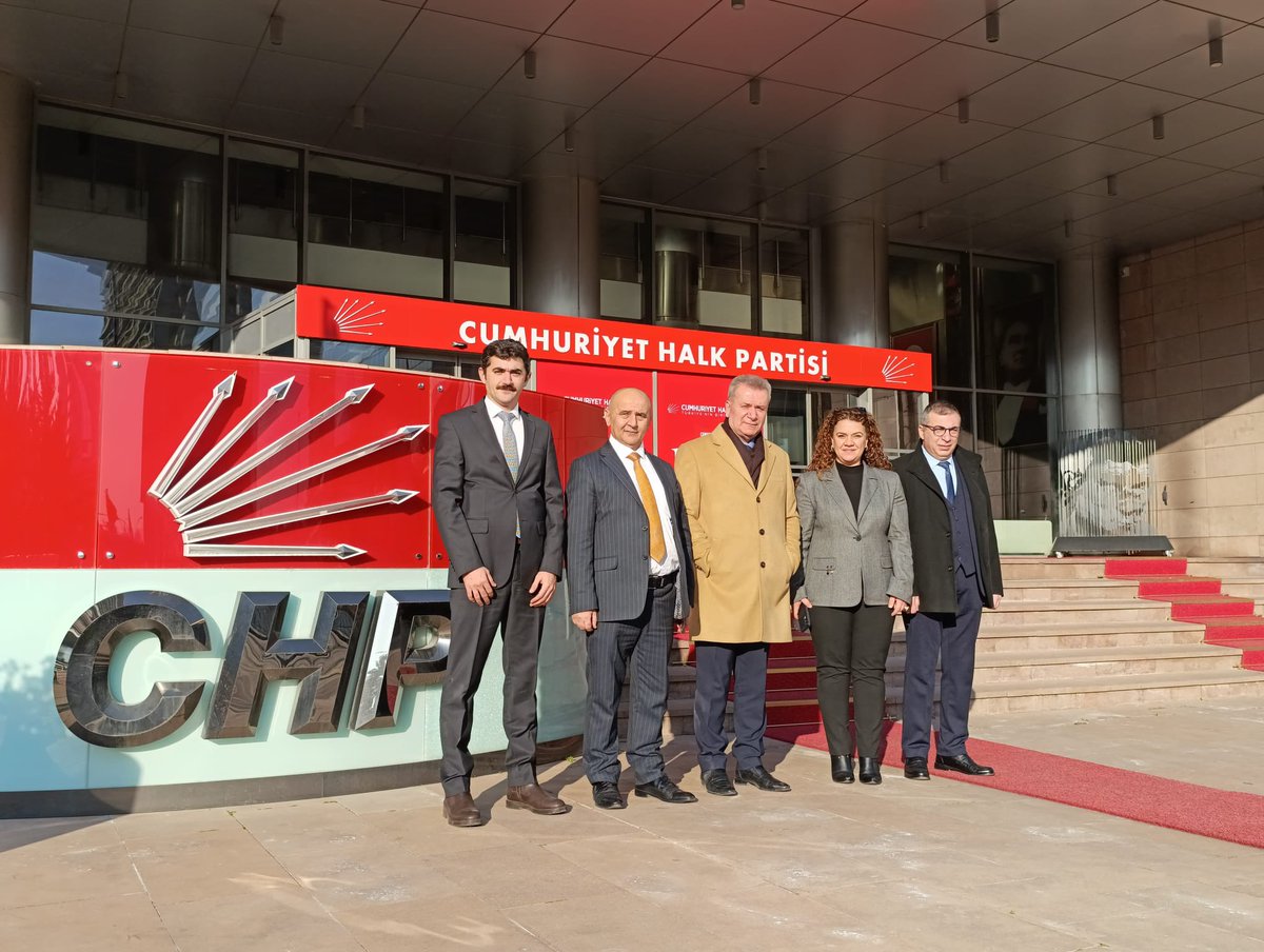<a href="/herkesicinCHP/">CHP 🇹🇷</a> Genel Başkan Yardımcısı Sayın <a href="/gamzetascier/">Gamze ŞENGEL TAŞCIER</a>’i ziyaretimizde ;
✅Ek ve ilave ödemelerin taban aylığına dahil edilerek emekli aylığı ve ikramiyenin ödenmesi,
✅Aile yardımının emekli memurlara da ödenmeye devam edilmesi
✅3600 ek gösterge
✅Disiplin affı
✅İtfaiye ve