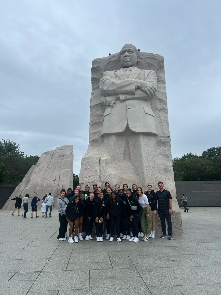 MeanGreenSports's tweet image. Exploring D.C. as a team, uniting to learn and honor the history of those who came before us. #AmericanUnityWeek

#GMG🦅 | @American_Conf x @American_SAAC
