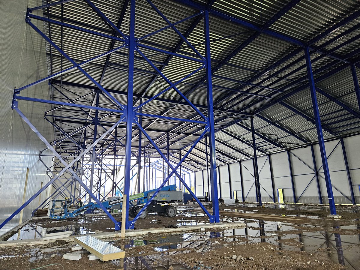 Deze week is de 2e fase van de staalconstructie gestart op het state-of-the-art pand van 30.000 m2 VDH Company te Ridderkerk door Aannemingsbedrijf Fraanje B.V. in samenwerking met Melcombe Partners, RistoBV, dhbouwadvies.com en <a href="/progambouw/">ProgamBouwmanagement</a> 

#mijlpaal