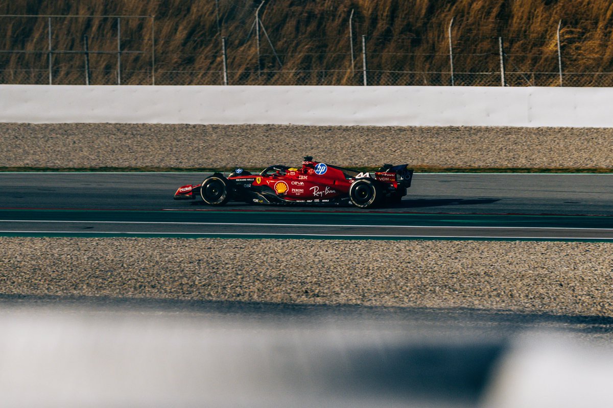 paddock_formula's tweet image. Some photos about the test of today

📸 (@AlbertFabrega) 
#f1 #f1test #hamilton #leclerc #scuderiaferrari