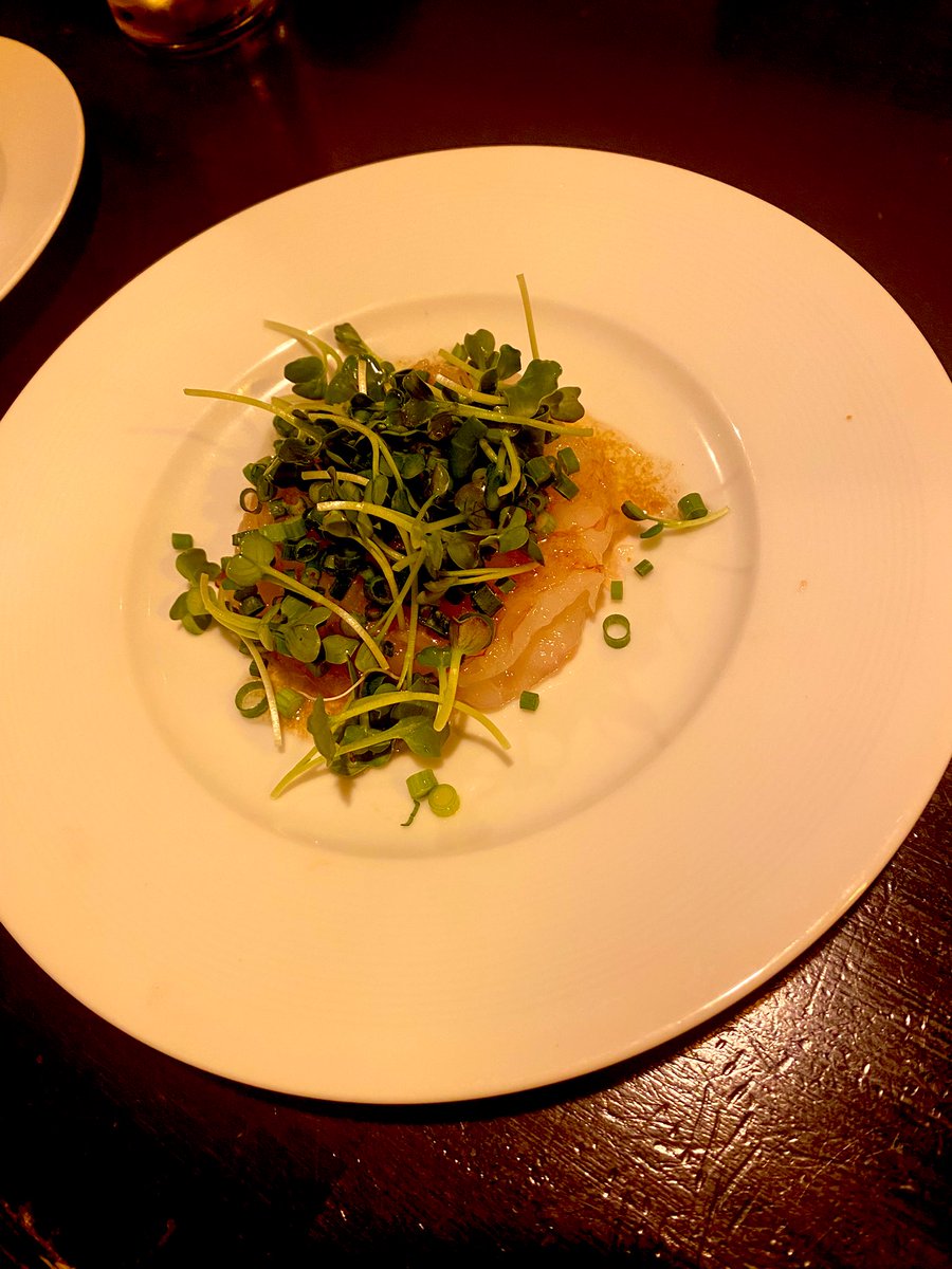 ENorujya's tweet photo. 初上陸シリーズ。

板橋区？にある大山でイタリアン食べてきた。
シーザーサラダが大き過ぎたのと、マッシュルームのアヒージョこんなゴロゴロとくるの笑った。

商店街なってて行きたいお店他にも見つけたけどこれ食べてハシゴは無理だった。 https://t.co/uhy3hbyhYS