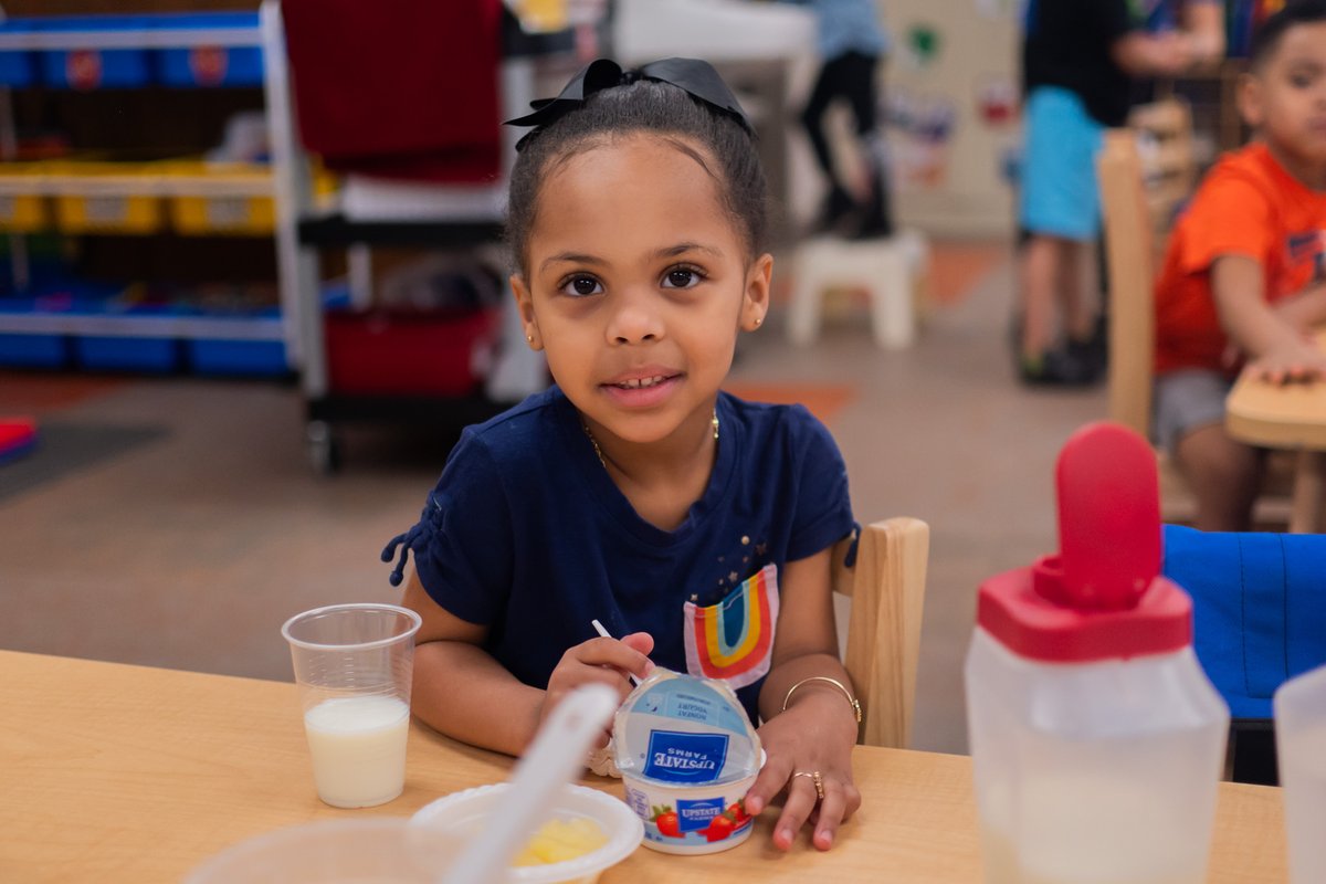 cscinc_org's tweet photo. 🍎🥪🥛 Head Start provides nutritious breakfast &amp; lunch so kids have the energy to grow, learn &amp; thrive! Full bellies fuel bright minds. ✨ #HeadStart #HealthyMeals #FuelForLearning https://t.co/RncFZ0Dynv