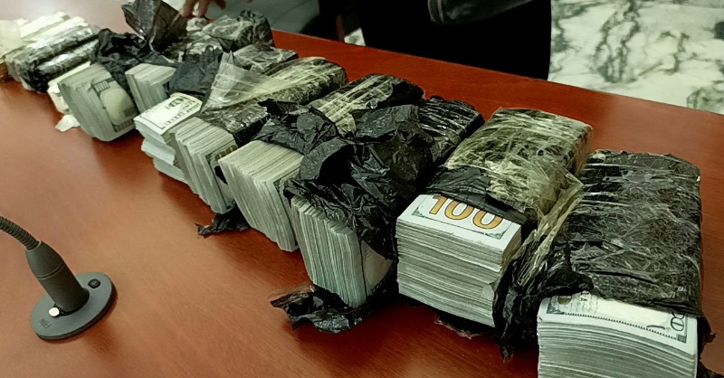 ADFmagazine's tweet photo. South Kivu, DR Congo takes action against illegal gold mining by sending to prison three Chinese nationals caught smuggling 12 gold bars and $800,000 in cash.