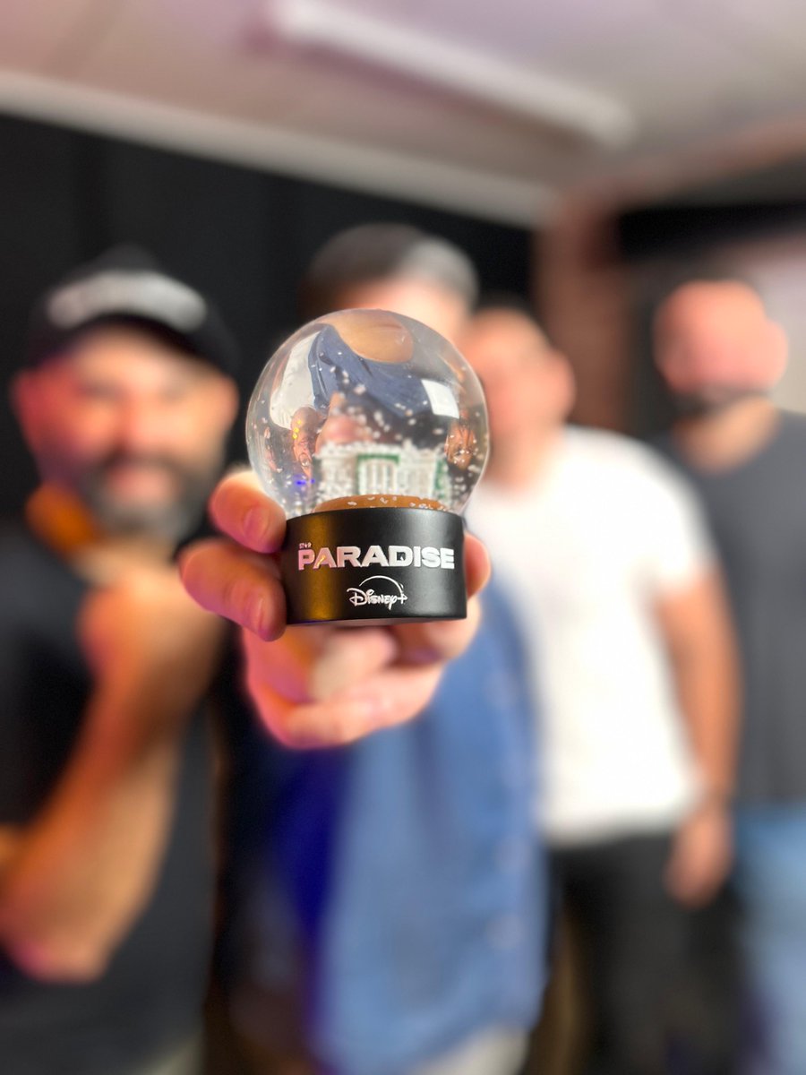 SerieManiacos's tweet photo. BEM-VINDO AO PARAÍSO!!! 🗣

Os três primeiros episódios da nova série Paradise já estão disponíveis no @DisneyPlusBR e o Derivado Cast vai entrar no clima de mistério e teorias fazendo a cobertura de TODOS os episódios! #ad

Vem pirar com a gente agora 👉 https://t.co/6PndFmPp8Y https://t.co/PeSdoPCfet