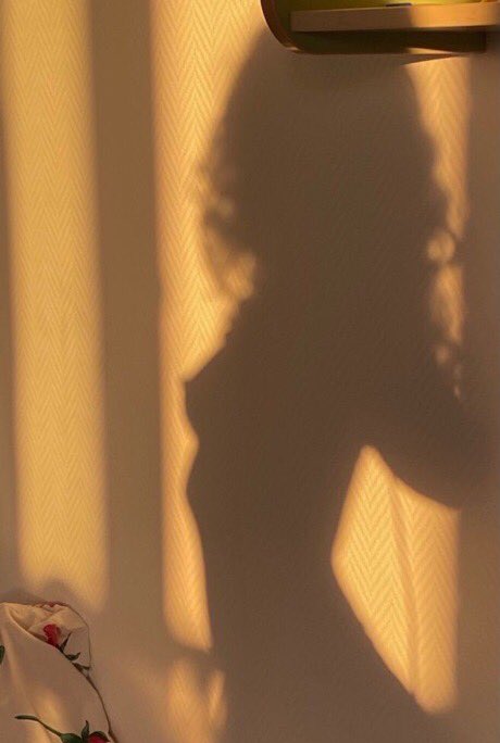 insanittie's tweet image. #TIMEBOMB — Eu não nasci para trabalhar como CLT.

Onde Jinx é demitida do emprego que a ajudava a pagar a faculdade e decide tomar uma atitude: abrir um OF.

Ou, onde Ekko, melhor amigo de Jinx e estudante de fotografia, decide ajudá-la. O detalhe é: ele é louco por ela há anos.