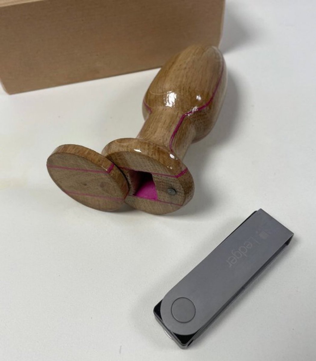 TylerSCrypto's tweet image. “Oh yea that’s why I keep one in at all times… to store my Crypto of course..😳”