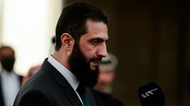 يا سوريا لا تفخري باحمد الشرع 
ماعيقعشي مثل قادة حقا الشرعيه

لو هو ركز دولة في اسبوع واربع
احنا بطحناها في اربع سنين ضوئية 

#أحمد_الشرع