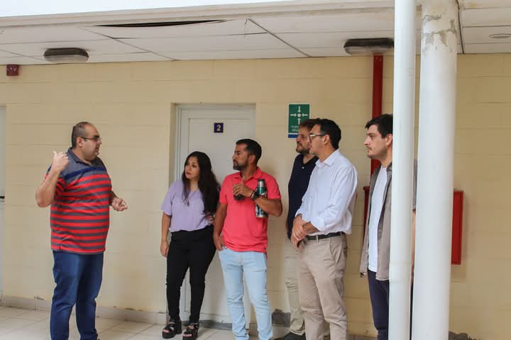 unlaroficial's tweet photo. En el día de ayer, el vicerrector Luis Oviedo; en compañía del Director de la Agencia de Espacios Públicos y Eventos del Ministerio de Desarrollo Social de la provincia, Yamil Menem; y demas funcionarios, recorrieron las instalaciones del alojamiento de la Ciudad Universitaria. https://t.co/Wle46umUBN