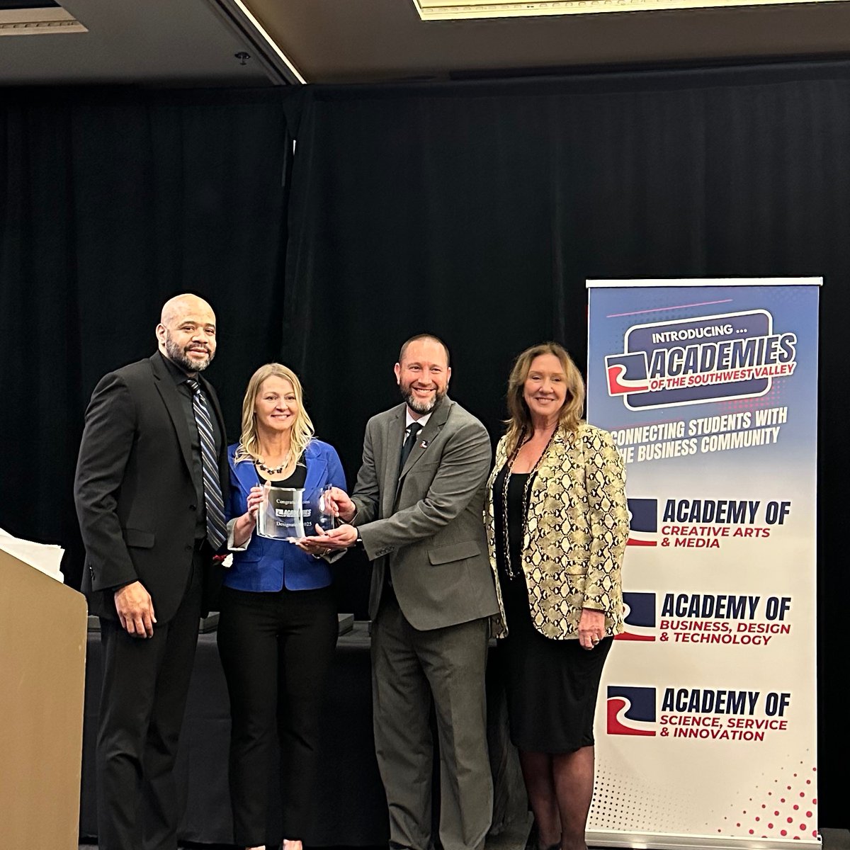 Donna Woods tweet media