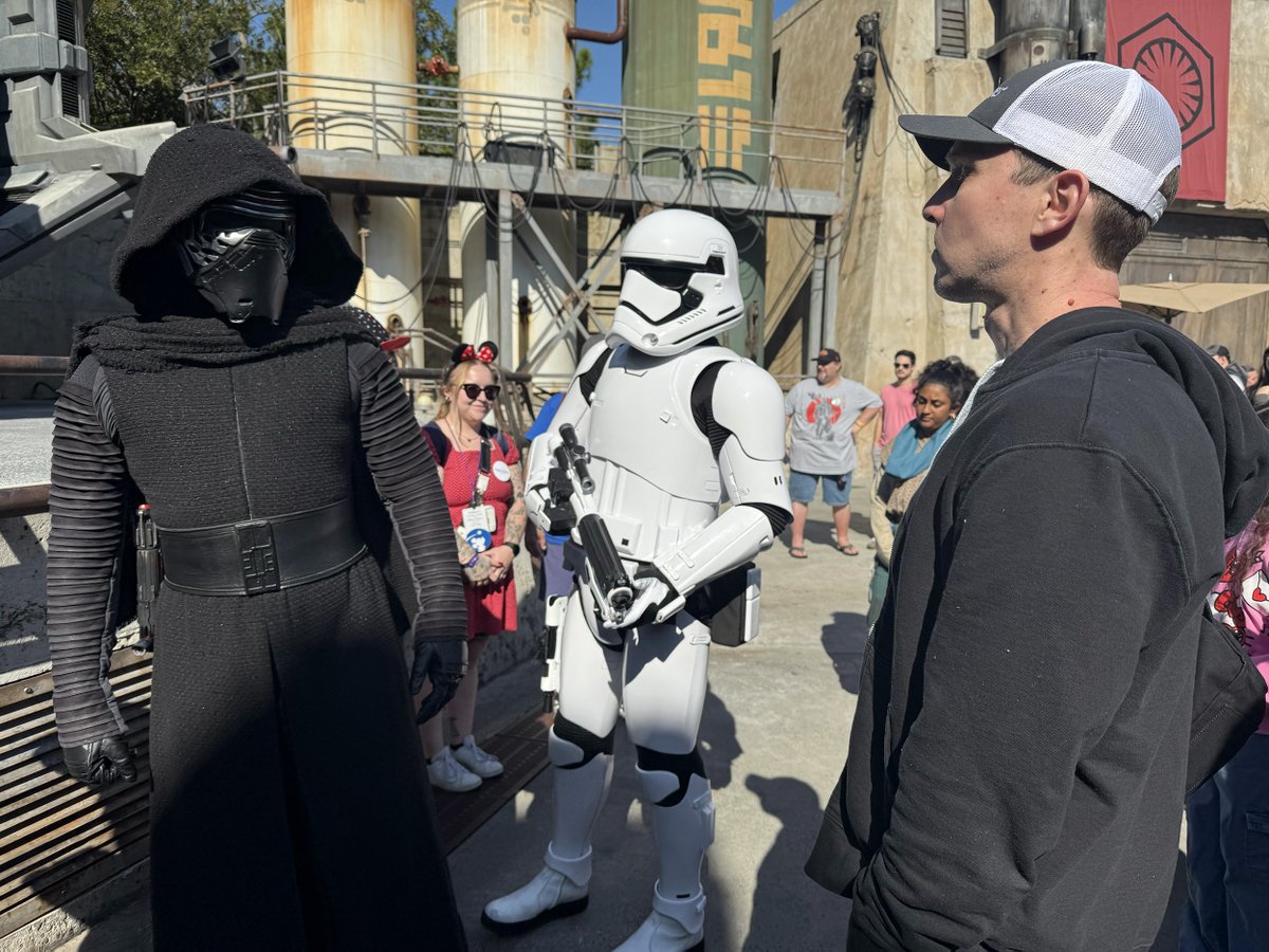 Just had a sales meeting with Kylo Ren.

Pitched him <a href="/Meetifycom/">Meetify</a>, but the Empire likes Calendly's impersonal links, endless options, and the focus on cold, lifeless virtual meetings. Classic Sith vibes.

Time to find some rebels who believe relationships deserve better! 🚀