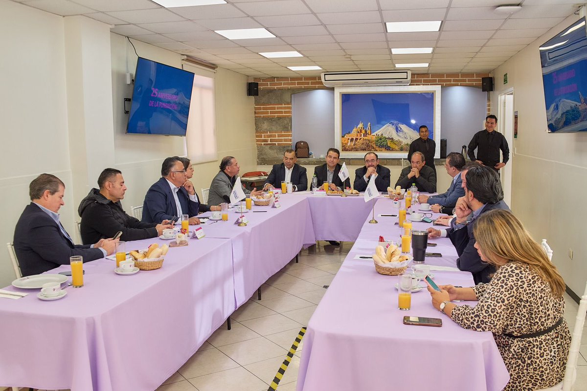 Fundación Empresarios Por Puebla (@feppuebla_) on Twitter photo Esta mañana llevamos a cabo nuestra primera sesión 2025 en <a href="/christusmx/">CHRISTUS MUGUERZA</a> Hospital UPAEP dando continuidad al plan estratégico.🤝
Abordamos temas de interés como:
✅Atzala
✅Procuración de Fondos
✅25 Aniversario
Mediante el trabajo coordinado impulsamos el desarrollo del estado. Esta mañana llevamos a cabo nuestra primera sesión 2025 en <a href="/christusmx/">CHRISTUS MUGUERZA</a> Hospital UPAEP dando continuidad al plan estratégico.🤝
Abordamos temas de interés como:
✅Atzala
✅Procuración de Fondos
✅25 Aniversario
Mediante el trabajo coordinado impulsamos el desarrollo del estado.