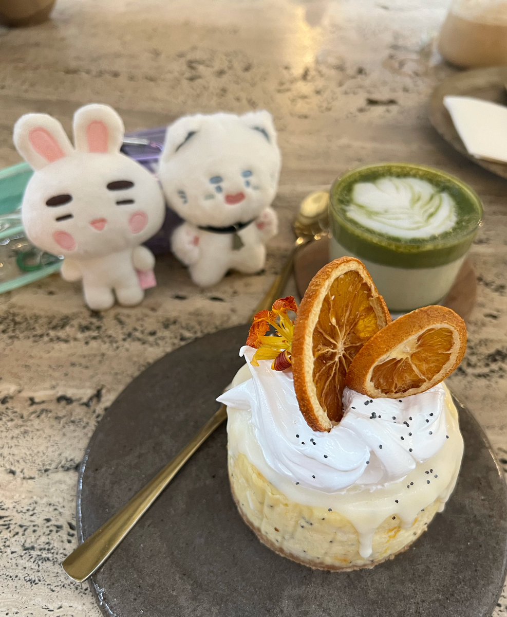 survived my bday anxiety spiral by listening to jinki voice lives and eating too much cake 👍