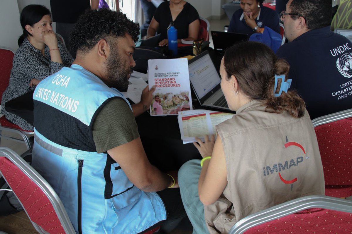 UNOCHA_Pacific's tweet photo. Following the 17 Dec earthquake in Vanuatu, Government urgently requested assistance. OCHA &amp; UNDAC teams were rapidly deployed to support national efforts &amp; affected population.

Learn more how coordination &amp; collaboration are key for effective response
 ➡️https://t.co/hbgyx0YliZ https://t.co/GNt1eBoVJF
