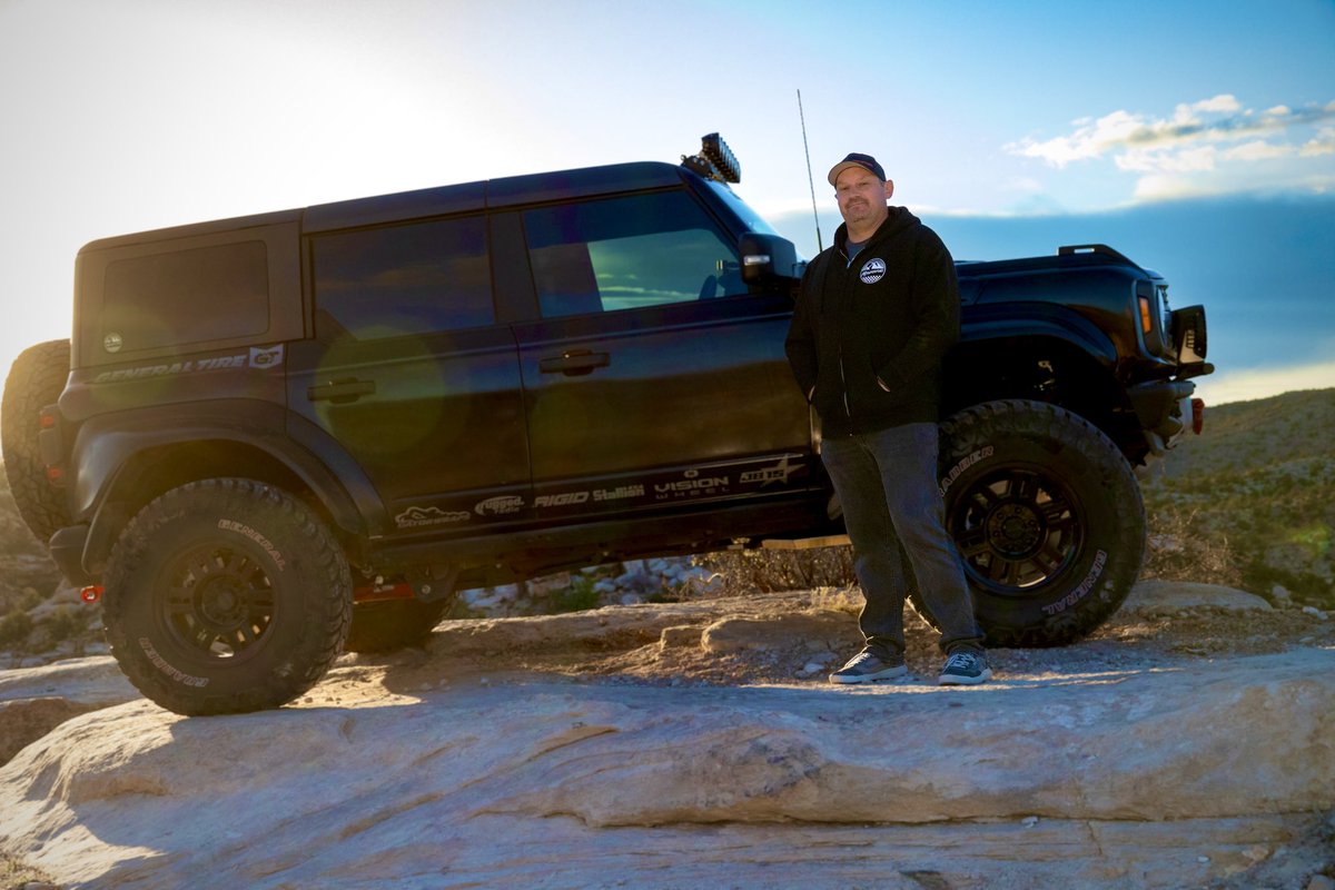 JimBeaver15's tweet photo. Taking hard parked to an all new level. ๐ #GTDelivers the sunsets and misadventures.
@GeneralTire #Misadventure #GeneralTire #GTandBeaver https://t.co/w2UW53d3Gs