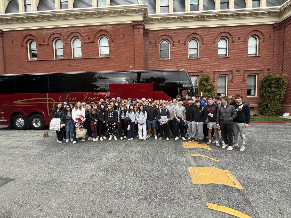 And they’re off to Kairos!! A Greek word meaning “opportune moment,” Kairos is a senior retreat and the culmination of a series of faith-based retreats offered to students during their years at SHP. #kairos #shsatherton #wearesacredheart