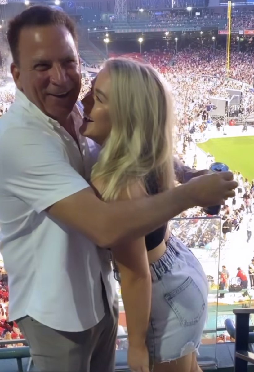 Honestly, I don’t give a sh*t that 27-year-old White House Press Secretary Karoline Leavitt is married to a 59-year-old man. It’s their private life, and they can do whatever makes them happy.

What matters to me is the lies she’s been spreading from the podium on behalf of