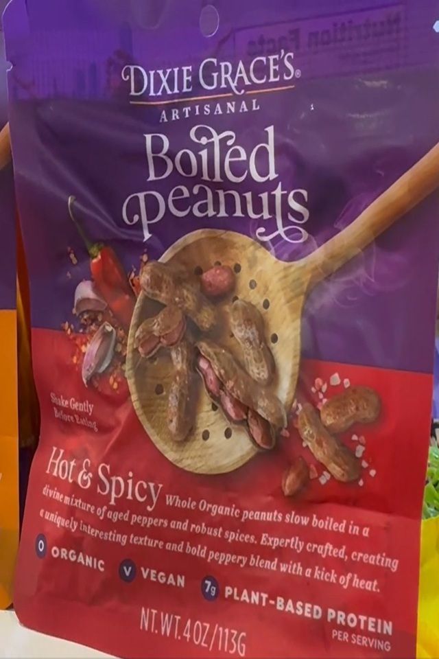 ucfoodietv's tweet photo. Southern Tradition turned worldwide now. Dixie Grace's Boiled Peanuts. https://t.co/dcKr1YRTqt #boiledPeanuts #DixieGrace #Food #Travel #Booze #Foodie #UndercoverJetsetter #JohnDaly #SusanAnzalone #TravelLikeALocal #iPhone #offbeatenpath #Vacation #stayathome #EasyRecipes https://t.co/7fYyCYozpR