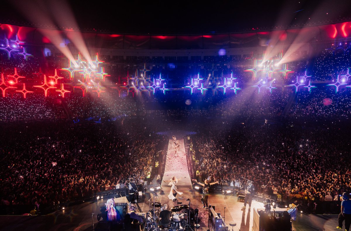 Live Nation Ontario (@livenationon) on Twitter photo .<a href="/coldplay/">Coldplay</a> just set the record for the largest stadium concerts of the 21st Century 🤯 Two nights, with 222,000 fans in Ahmedabad, India.👏 Counting down the days until we experience the magic at <a href="/Rogers_Stadium/">RogersStadium</a> this summer! ✨
📷: <a href="/annaleemedia/">Anna Lee 👻📸</a> .<a href="/coldplay/">Coldplay</a> just set the record for the largest stadium concerts of the 21st Century 🤯 Two nights, with 222,000 fans in Ahmedabad, India.👏 Counting down the days until we experience the magic at <a href="/Rogers_Stadium/">RogersStadium</a> this summer! ✨
📷: <a href="/annaleemedia/">Anna Lee 👻📸</a>