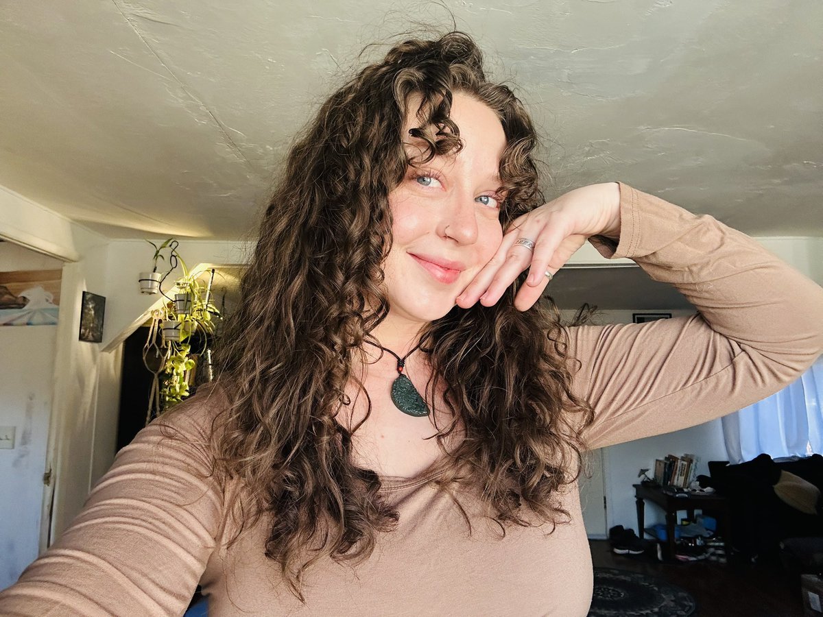 emmababk808's tweet photo. 2 years sober from alcohol today..💗 This last year flew bye but the growth I feel is so freeing.🥀🌹💕 https://t.co/cBBo2tYCsJ