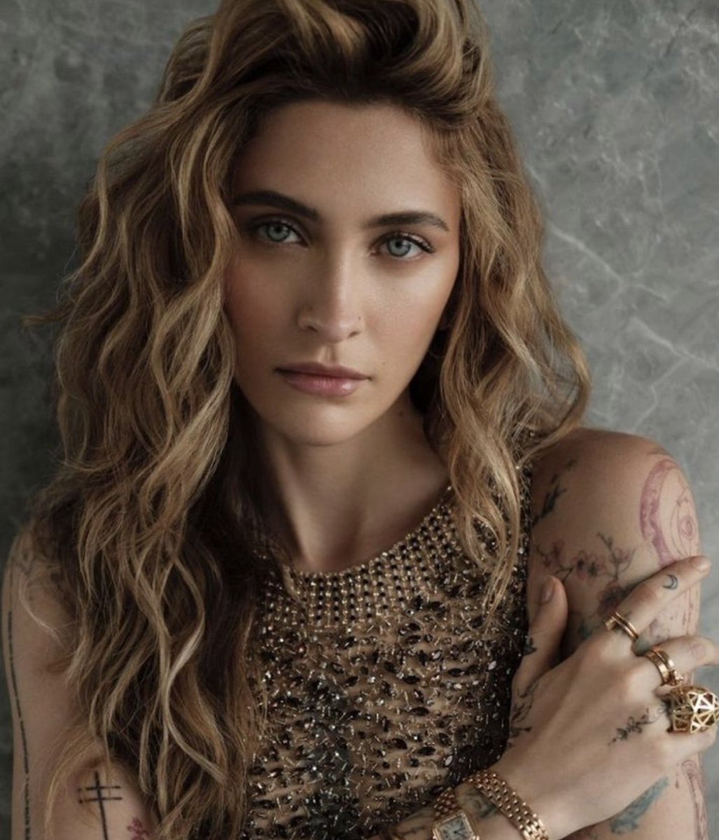 WebbedSecrets's tweet image. Lured away from my small-town playground by the seduction of words, promises and pretty lights. 

𝒞𝒶𝓃 𝓌𝒽𝒶𝓉𝑒𝓋𝑒𝓇 𝓇𝑒𝓉𝓊𝓇𝓃𝓈 𝓈𝓉𝒾𝓁𝓁 𝒷𝑒 𝓁𝑜𝓋𝑒𝒹 𝒷𝓎 𝓉𝒽𝑒 𝓈𝓌𝒾𝓃𝑔𝓈𝑒𝓉? 

• oc.rp
• mature
• original story