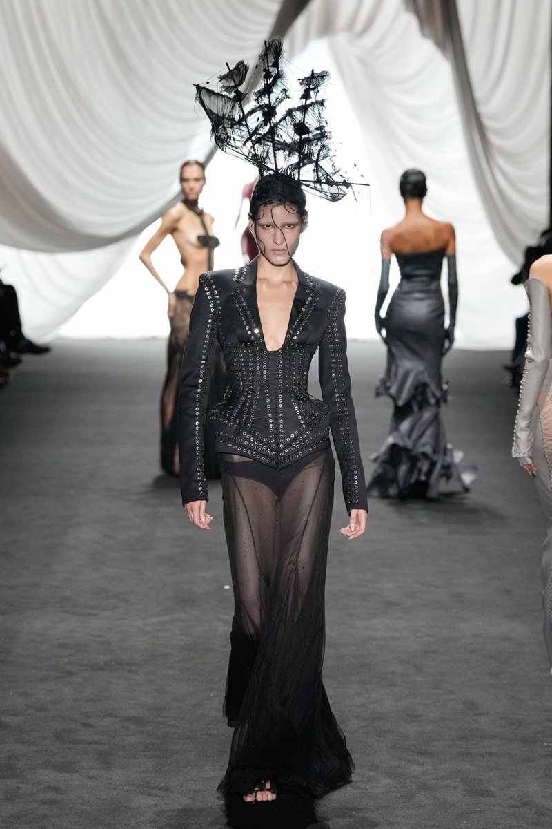 jacquemusx's tweet photo. Jean Paul Gaultier Couture by Ludovic de Saint Sernin 🤍 https://t.co/JP4gI2Q8ke