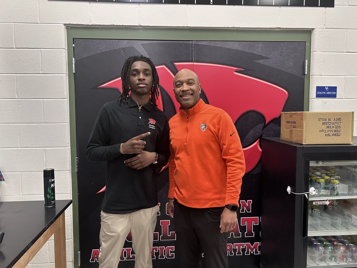 ⭐️Taye Redding⭐️ (@tayedenredding) on Twitter photo Had a great conversation with <a href="/BG_Football/">BGSU Football</a> !!
<a href="/TheD_Zone/">The D Zone</a>
<a href="/RisingStars6/">Rising Stars Academy</a>
#BGSU #GOFALCONS Had a great conversation with <a href="/BG_Football/">BGSU Football</a> !!
<a href="/TheD_Zone/">The D Zone</a>
<a href="/RisingStars6/">Rising Stars Academy</a>
#BGSU #GOFALCONS