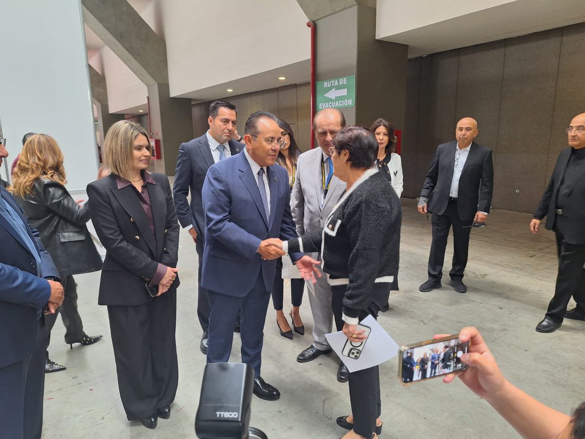 canacarmexico's tweet photo. El presidente de la Cámara Nacional del Autotransporte de Carga (#CANACAR), Miguel Ángel Martínez Millán (@Miguel_AMtzM), participó en la inauguración y corte de listón de la edición 2025 de la Expo Proveedores del Transporte y Logística #Puebla.

En compañía de autoridades del estado y destacados actores de la industria del autotransporte y la logística, se dio inicio a este evento clave para el sector, el cual permitirá compartir innovaciones, tendencias y propuestas que impulsarán el fortalecimiento de la cadena logística en México.

Este encuentro reafirma, una vez más, el compromiso de #CANACAR con el desarrollo constante de la industria.