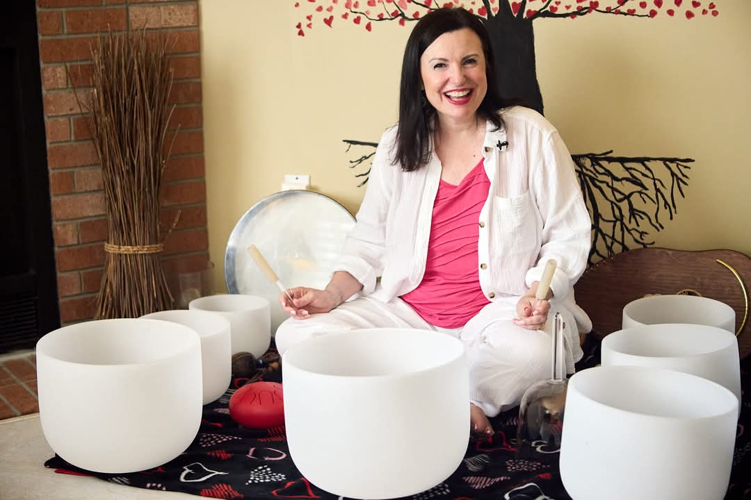 Want to experience sacred #SelfCare tonight over Zoom? Join Miracle Magnet Zone to enjoy a relaxing &amp; healing sacred #soundbath AND mingle with fun &amp; heart-centred humans. Every last Sunday of each month 7:30-8:30 pm EST for FREE. #SoundsDivine
#MusicToBlessAndHeal